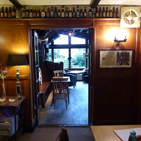 The Sun Inn Englefield Green 외부 사진